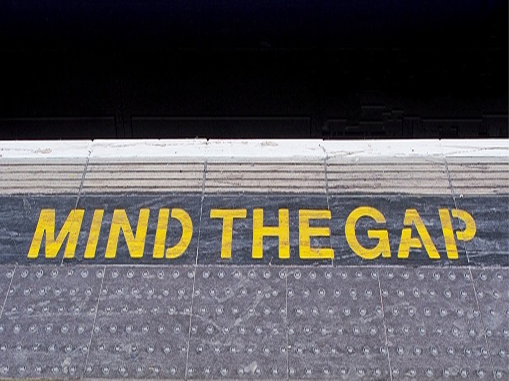 Gendern auf dem Bahnsteig "Mind the Gap"