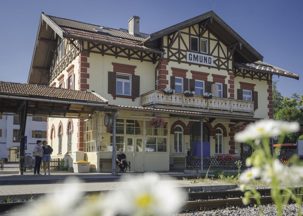 Gmunder Bahnhof ist Startpunkt der Literatur Gmunder Originale