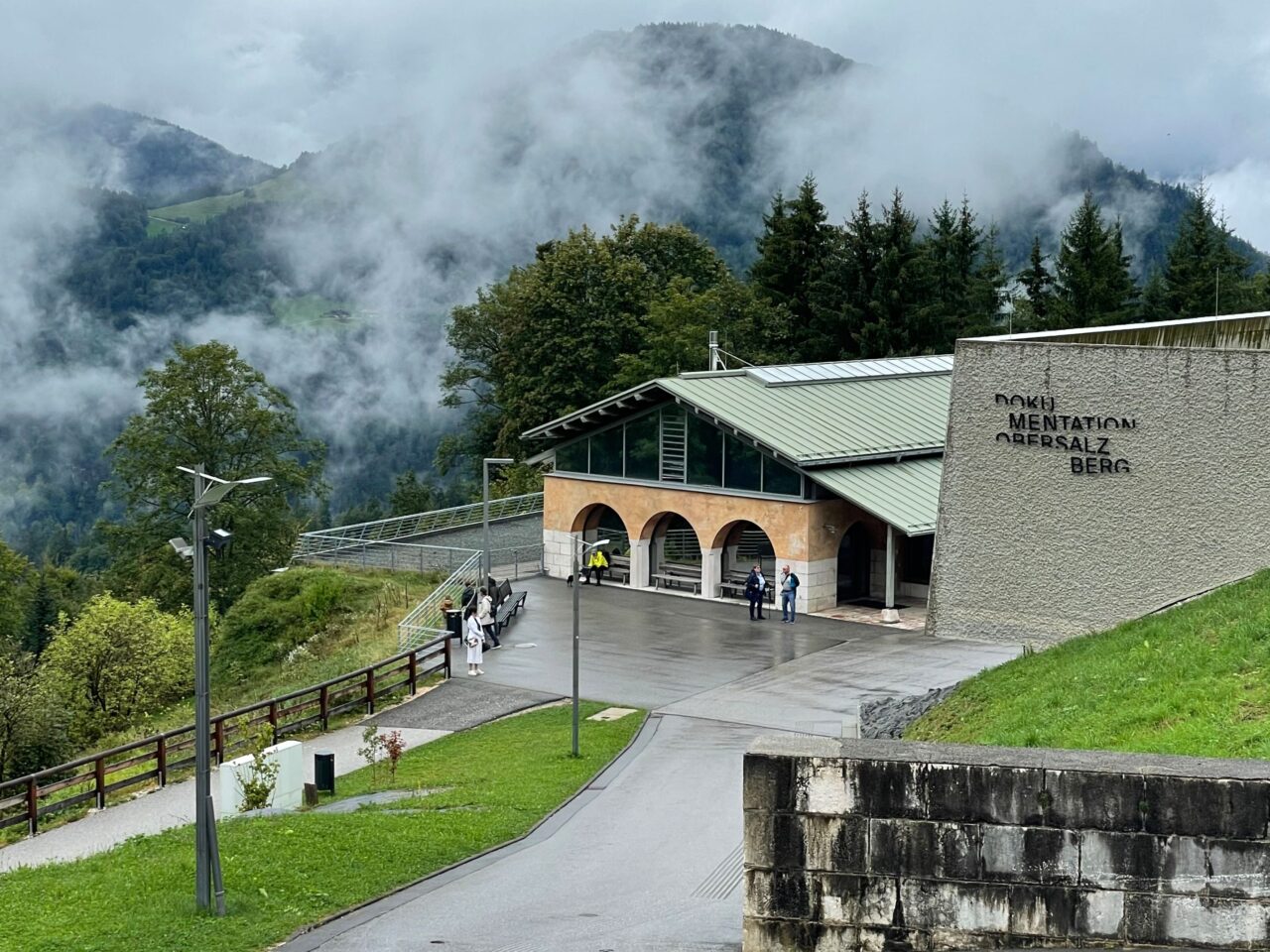 Der Obersalzberg empfing seine Besucher mit Regen